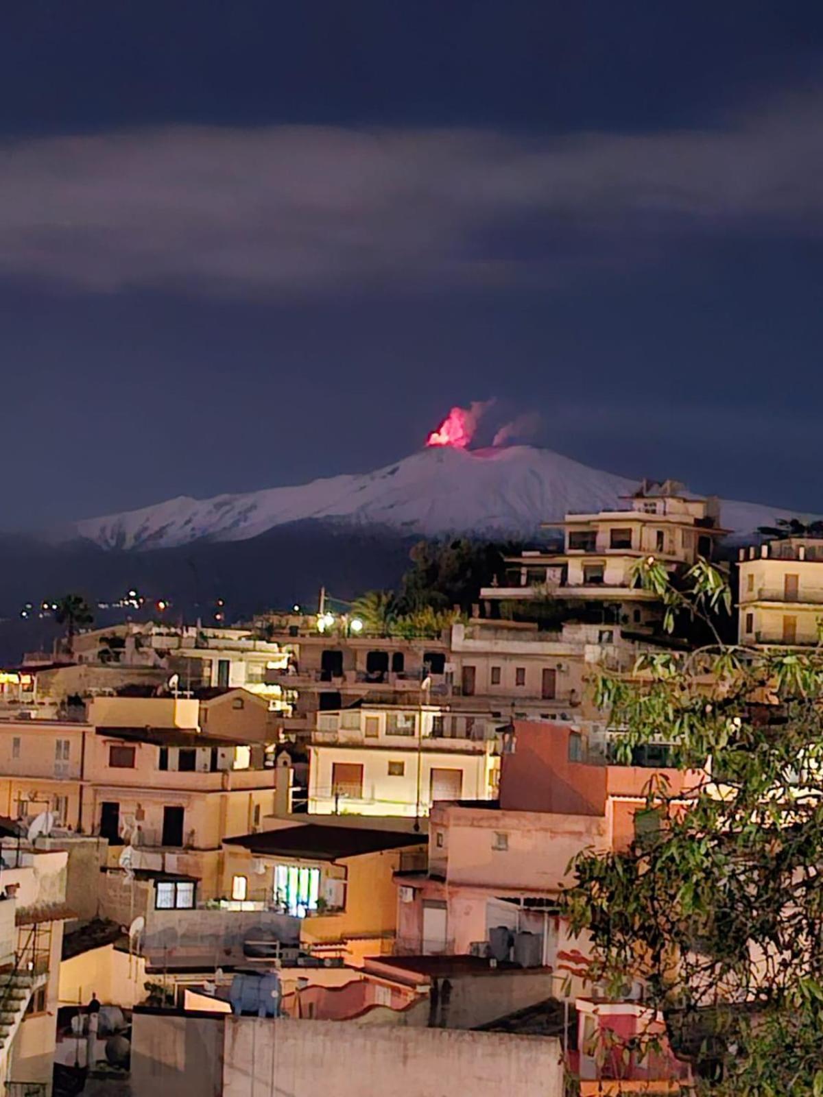 Sciala' Two Apartment Taormina Bagian luar foto