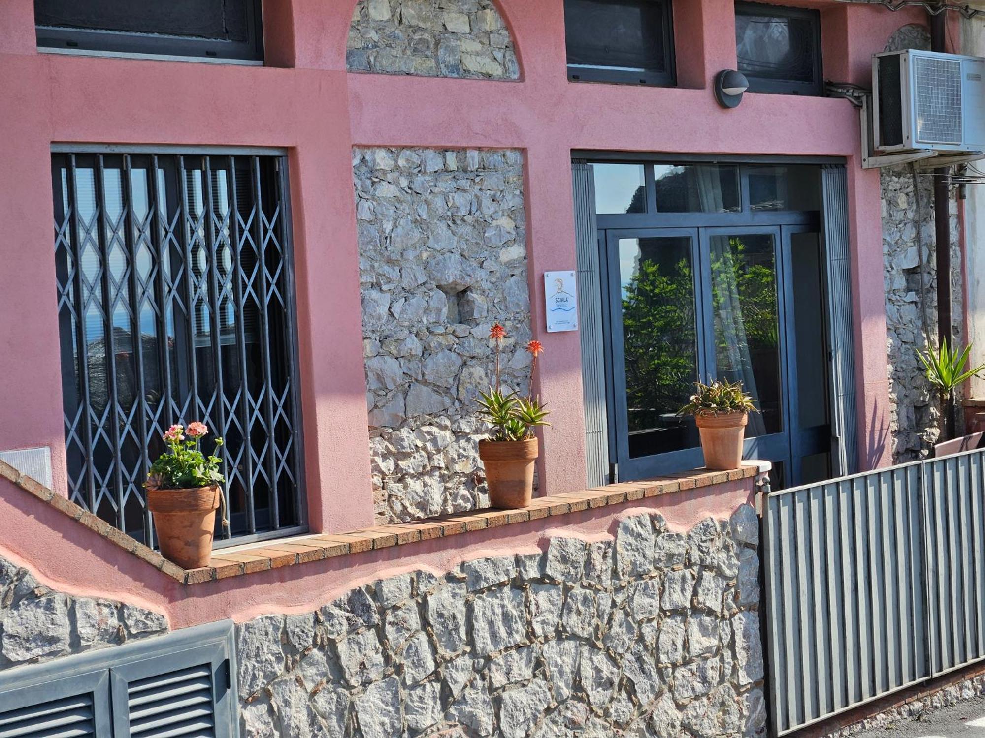 Sciala' Two Apartment Taormina Bagian luar foto